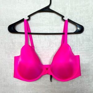 NWOT Victorias Secret bra